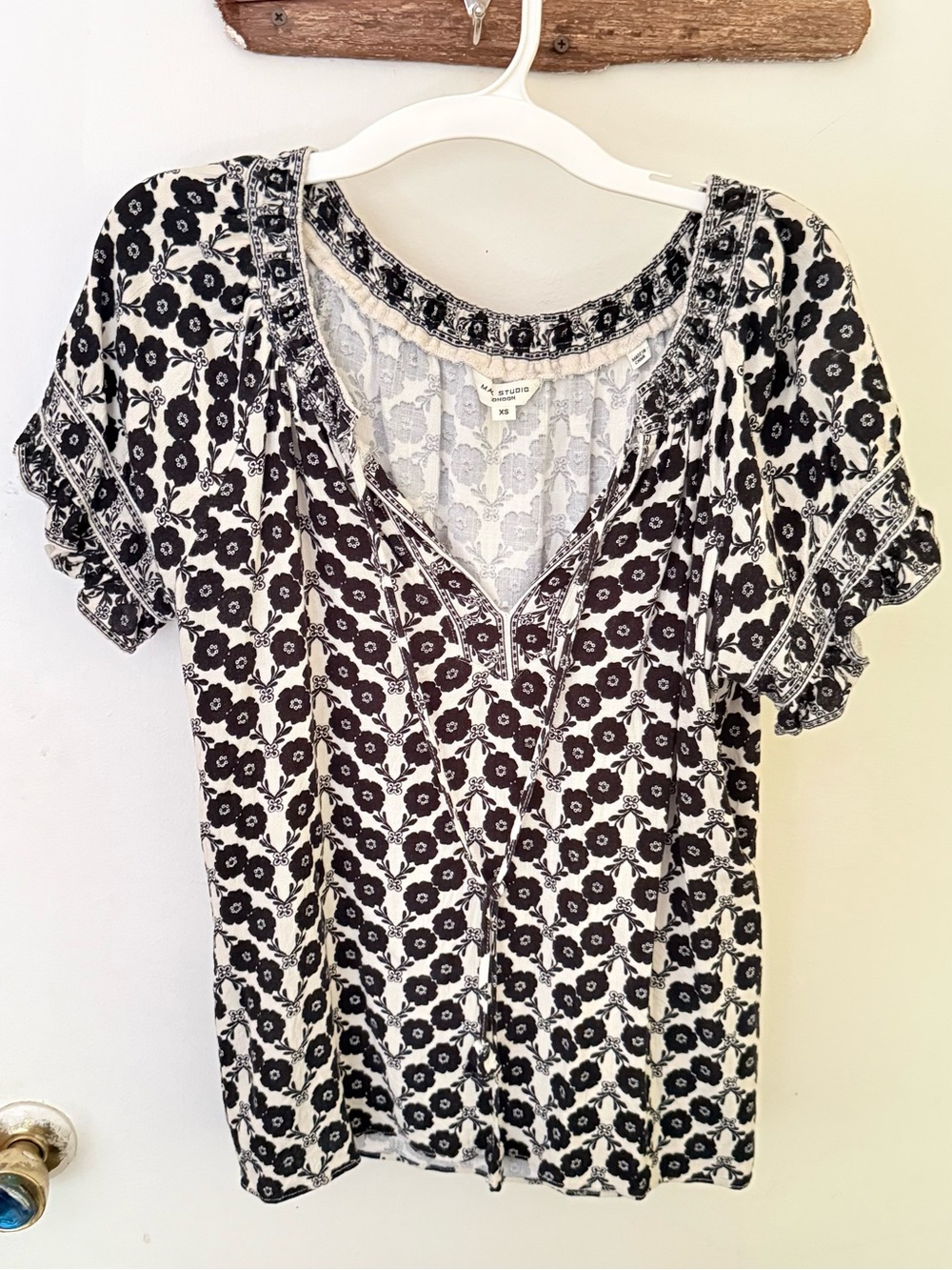 Maxx Studio London Black Floral Split-Neck Women's Blouse